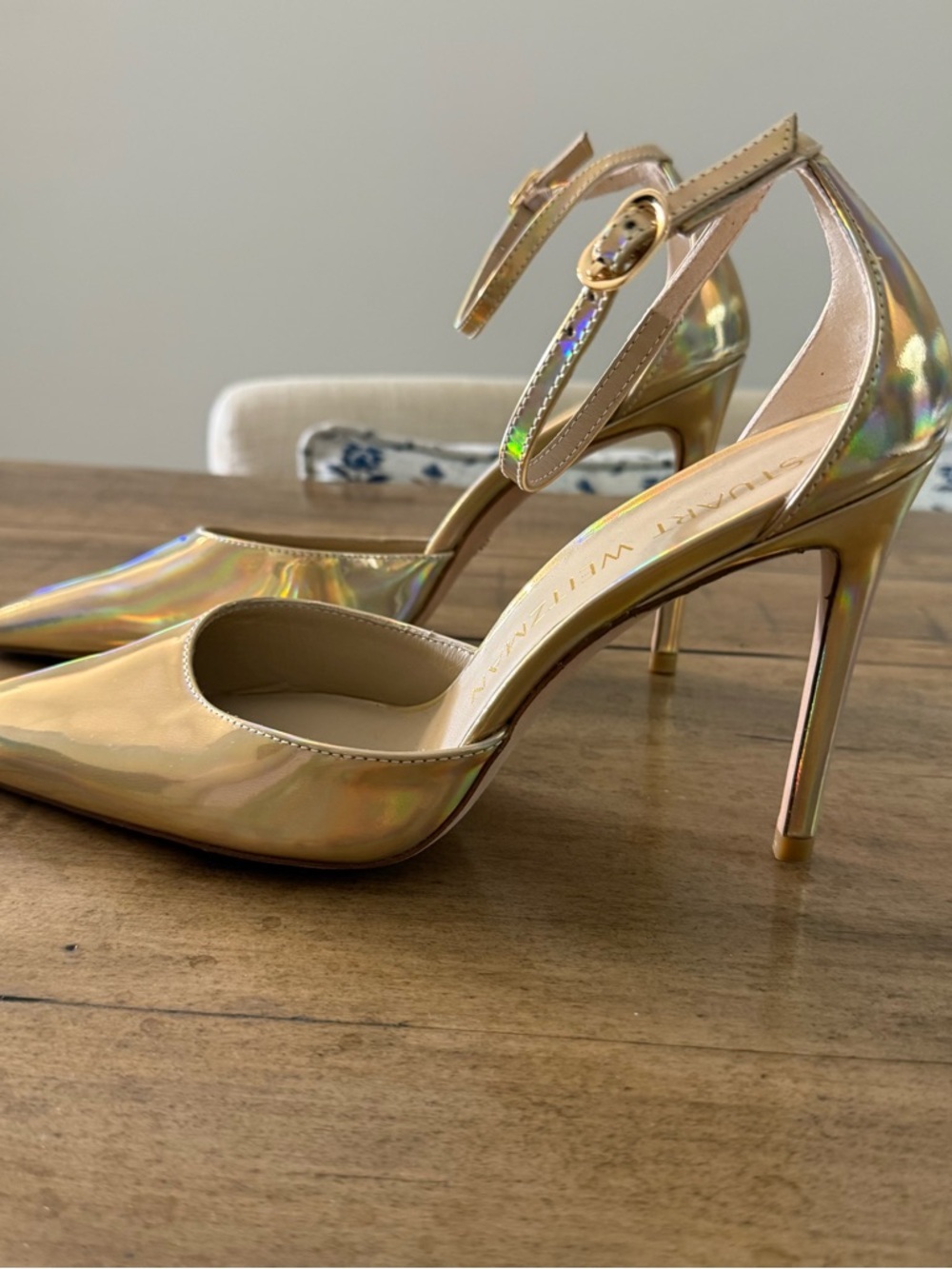 Stuart Weitzman Size 8 Iridescent Gold Pointed-Toe Ankle-Strap Pumps - Picture 5 of 7